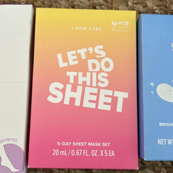 NWT BEAUTY BUNDLE FRE SKINCARE LAPCOS FACE MASKS SHOWER STEAMERS DEW CARE BUNDLE - Picture 6 of 13